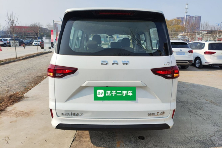 BAW北汽制造 锐胜王牌M7 2023款 1.6L 标轴创富型 7座车身外观6