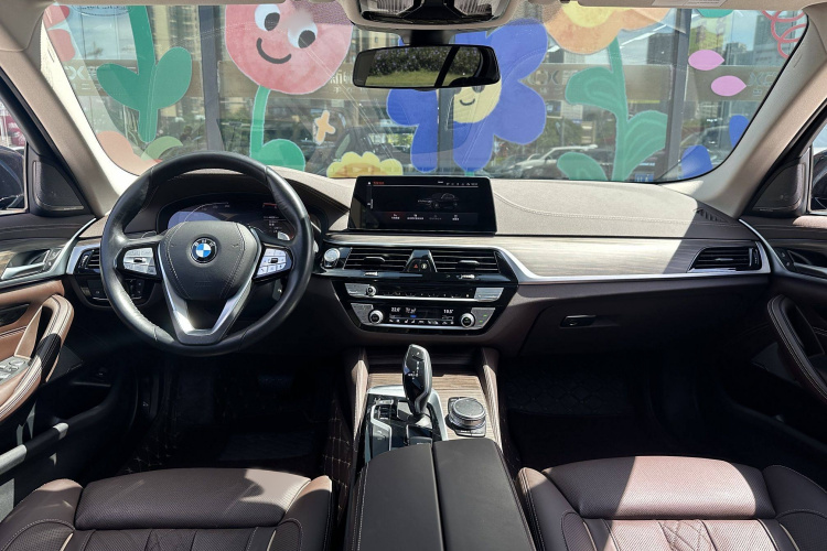 宝马5系 2020款 530Li 尊享型 豪华套装中控内饰7010