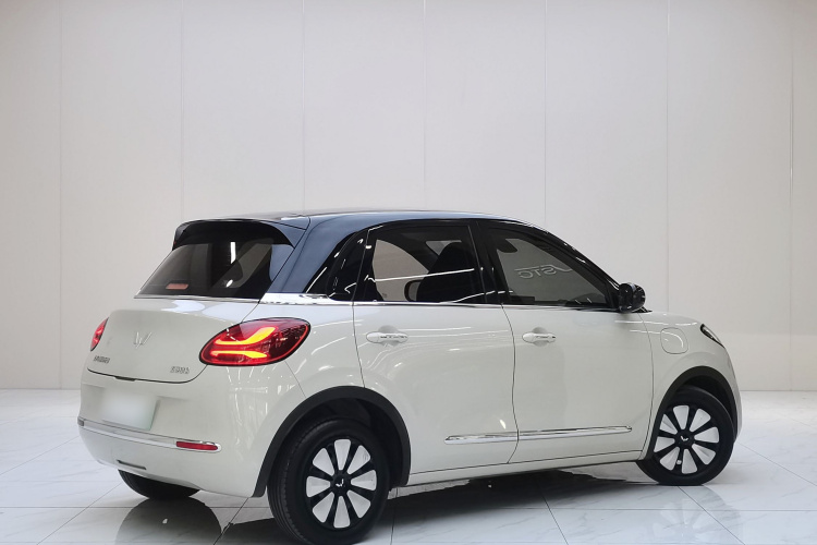 五菱汽车 五菱缤果 2023款 410km 灵犀尊享款车身外观6004