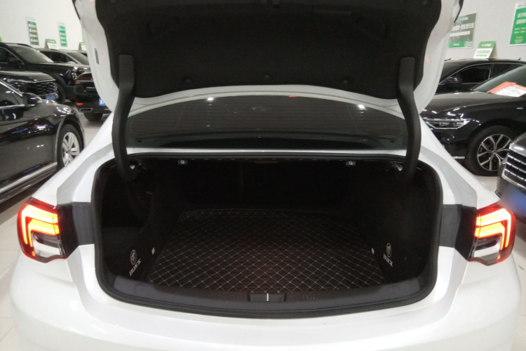 别克 君威 2023款 552T 智享型机舱底盘23