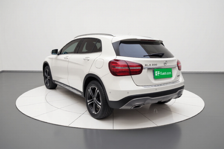 奔驰GLA 2018款 GLA 200 时尚型车身外观5