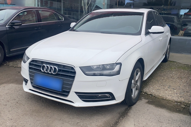 奥迪A4L 2013款 30 TFSI 自动舒适型车身外观1