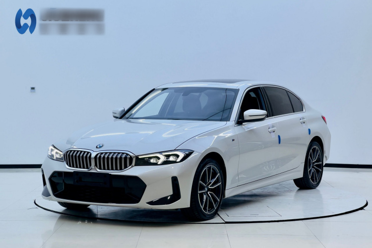 宝马3系 2024款 320Li M运动套装车身外观1