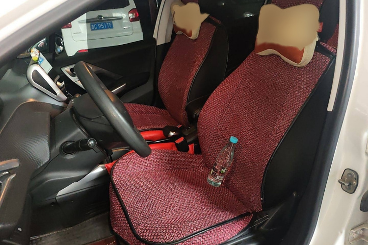 标致2008 2015款 1.6L 自动玩酷版局部细节19