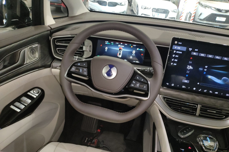 腾势D9 2024款 EV 620 尊享型中控内饰13