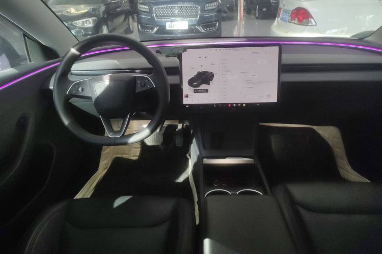 特斯拉 Model 3 2023款 后轮驱动版中控内饰7002