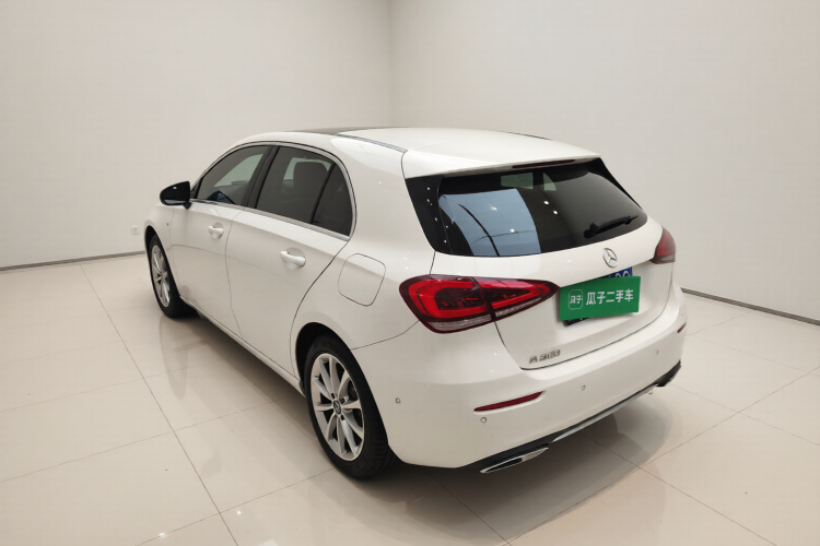 奔驰A级(进口) 2021款 A 200 时尚型车身外观5