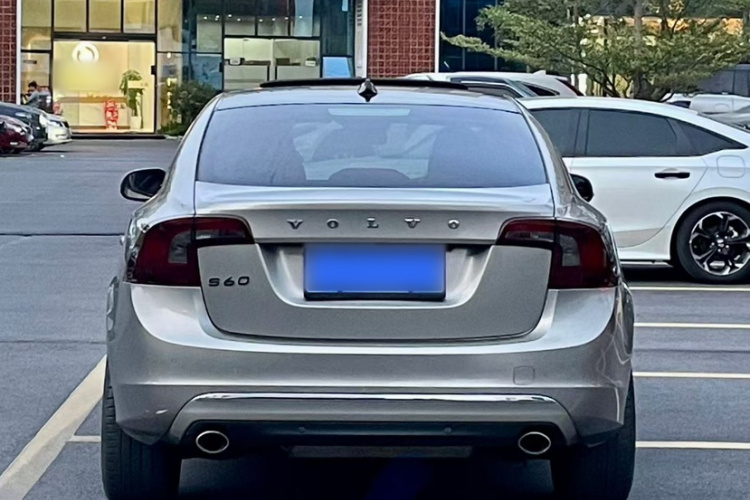沃尔沃S60 2016款 S60L T4 智远版车身外观6005