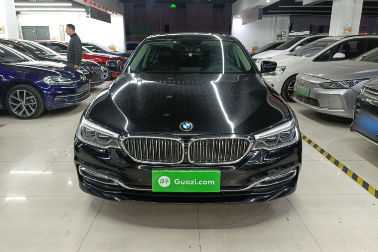宝马5系 2018款 530Li 尊享型 豪华套装车身外观2