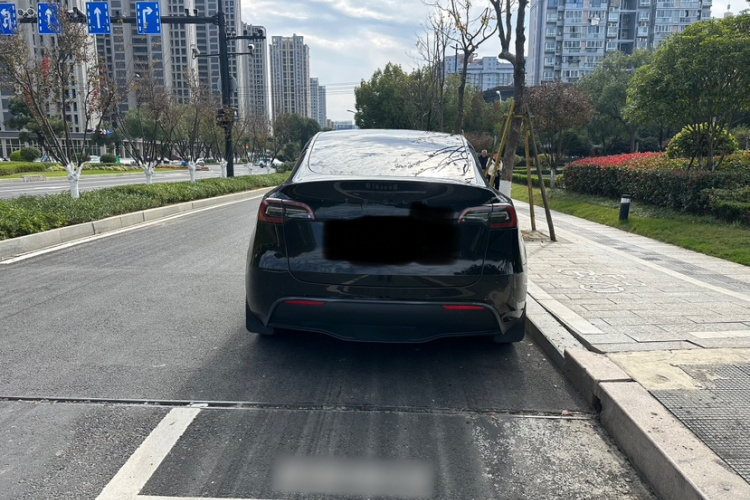 特斯拉 Model Y 2022款 后轮驱动版车身外观6005
