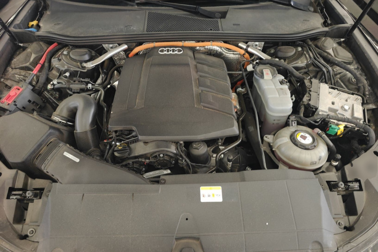 奥迪A6L新能源 2020款 55 TFSI e quattro机舱底盘24