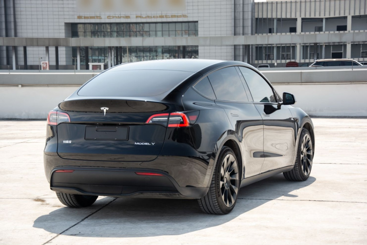 特斯拉 Model Y 2022款 后轮驱动版车身外观6005