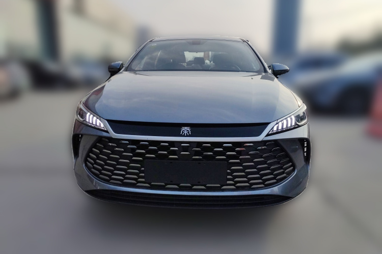比亚迪 秦PLUS 2025款 DM-i 智驾版 55KM领先型车身外观2