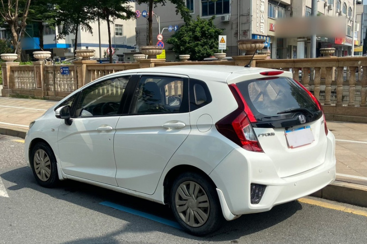 本田 飞度 2016款 1.5L LXS CVT舒适天窗版车身外观6001