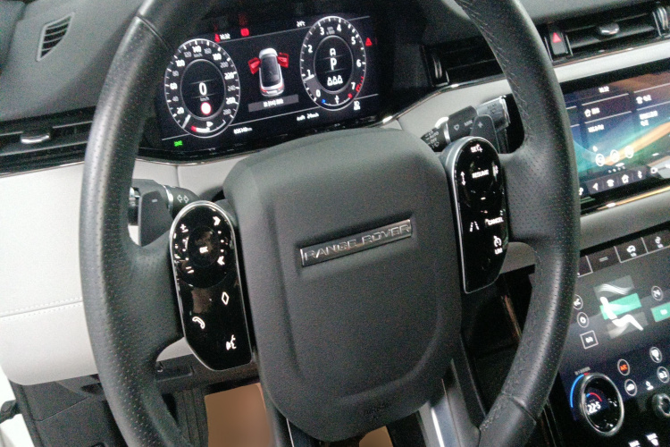 路虎 揽胜极光 2020款 249PS R-DYNAMIC S 曜黑运动科技版中控内饰13