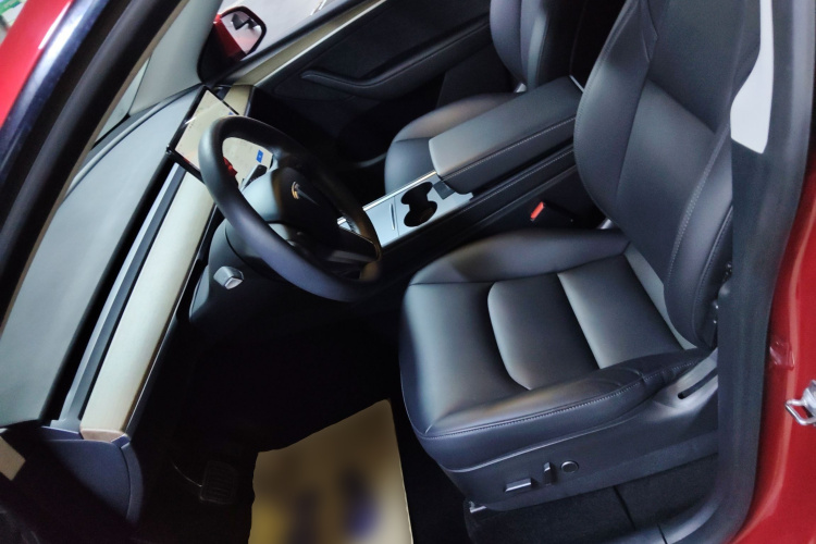 特斯拉 Model Y 2021款 长续航全轮驱动版中控内饰19