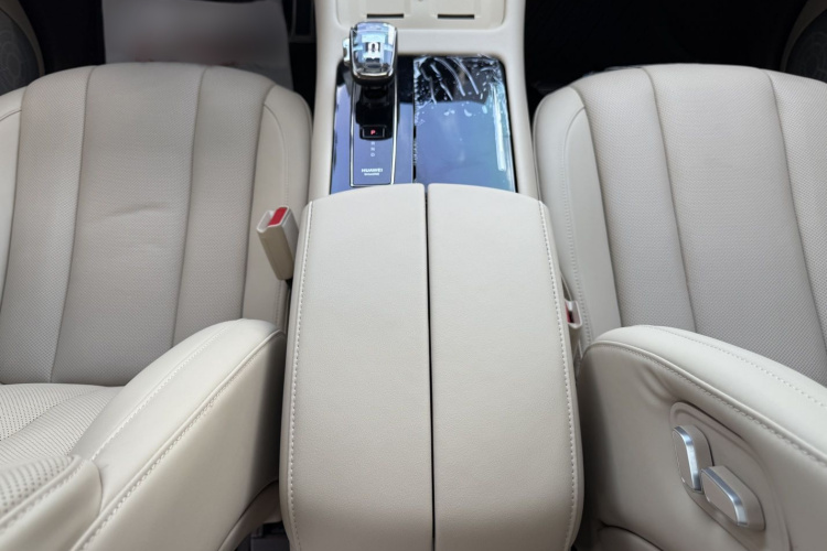 鸿蒙智行 问界M7 2024款 1.5T 后驱Plus版 5座中控内饰7010