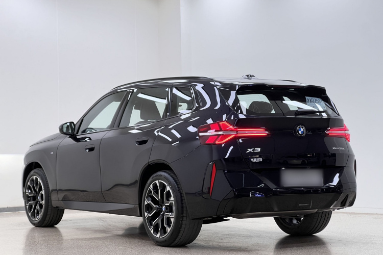 宝马X3 2025款 xDrive30L 领先型 M运动曜夜套装车身外观6004