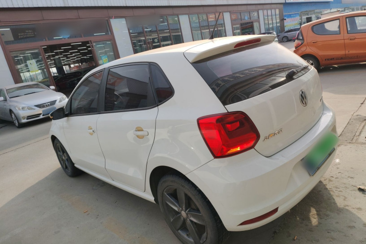 大众 Polo 2016款 1.4L 手动风尚型车身外观4