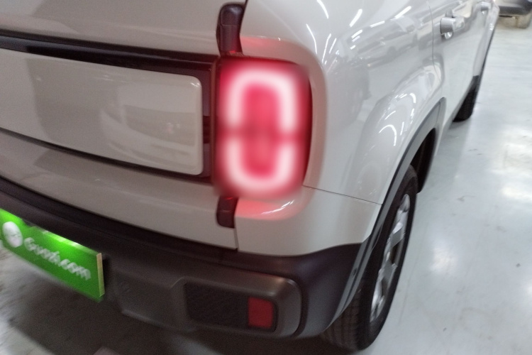 宝骏悦也Plus 2025款 智尊版 5座车身外观9