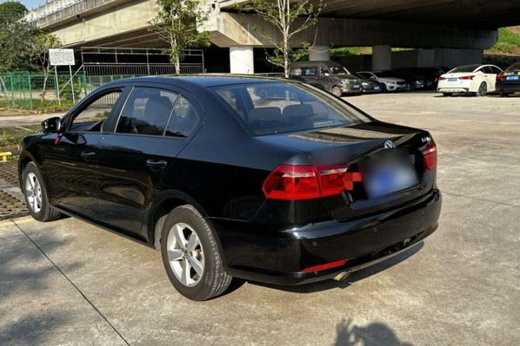 大众 朗逸 2013款 改款经典 1.6L 手动风尚版车身外观6004