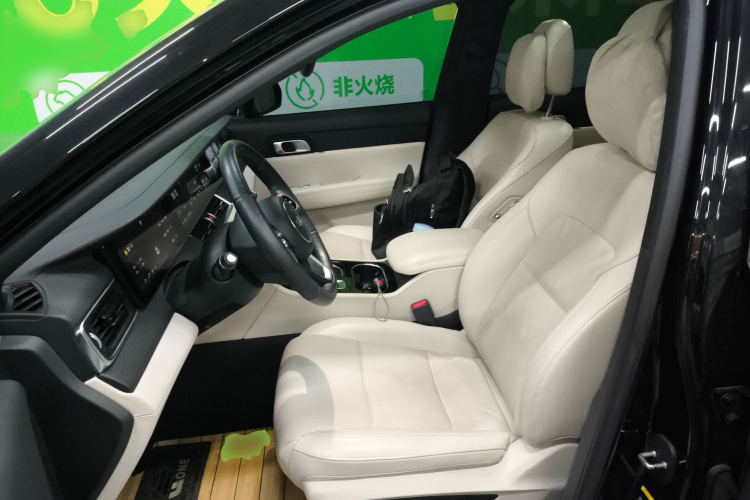 理想汽车 理想ONE 2021款 增程6座版局部细节19