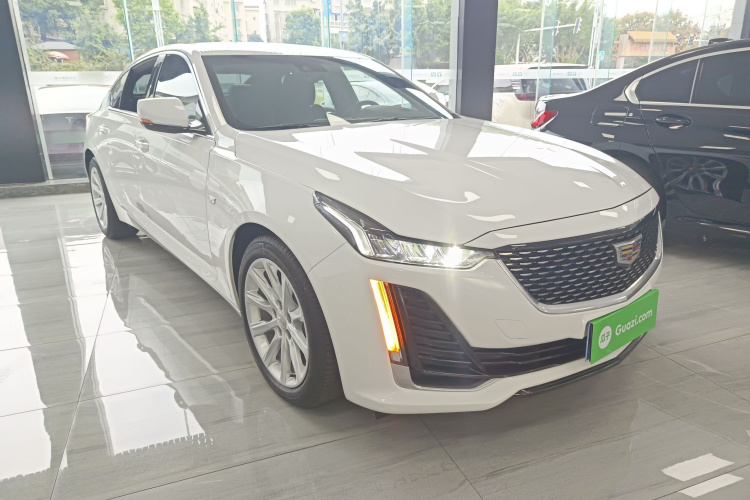 凯迪拉克CT5 2022款 28T 风尚型车身外观3