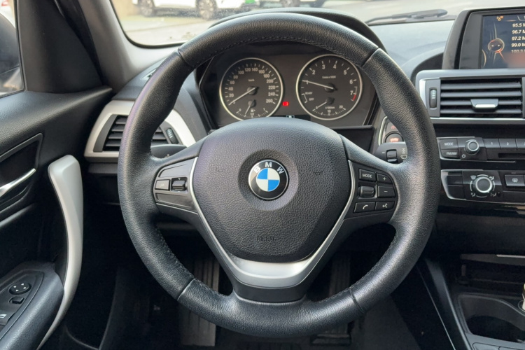 宝马1系(进口) 2016款 118i 领先型局部细节13