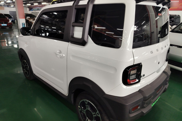 吉利银河 2025款 210km 熊猫骑士车身外观4