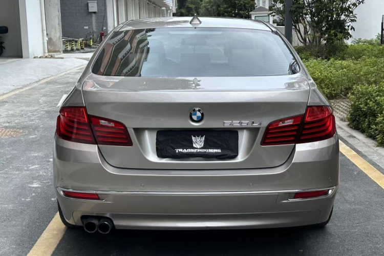 宝马5系 2014款 525Li 豪华设计套装车身外观6003