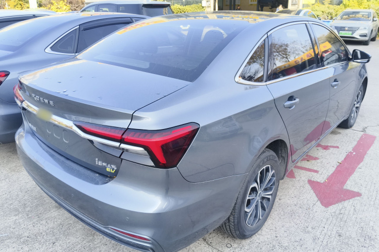 荣威i6 MAX新能源 2023款 EV 420天幕特别版车身外观7