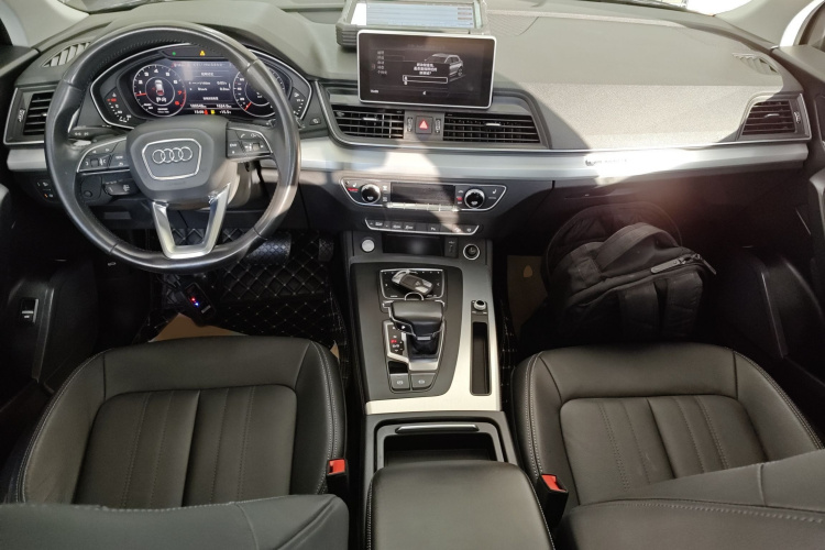 奥迪Q5L 2020款 40 TFSI 荣享时尚型中控内饰7002