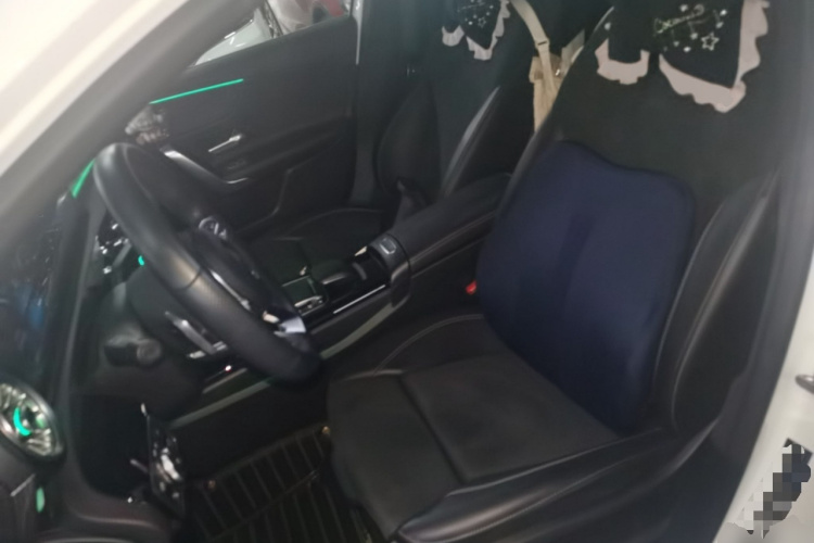 奔驰A级 2019款 A 200 L 运动轿车局部细节19