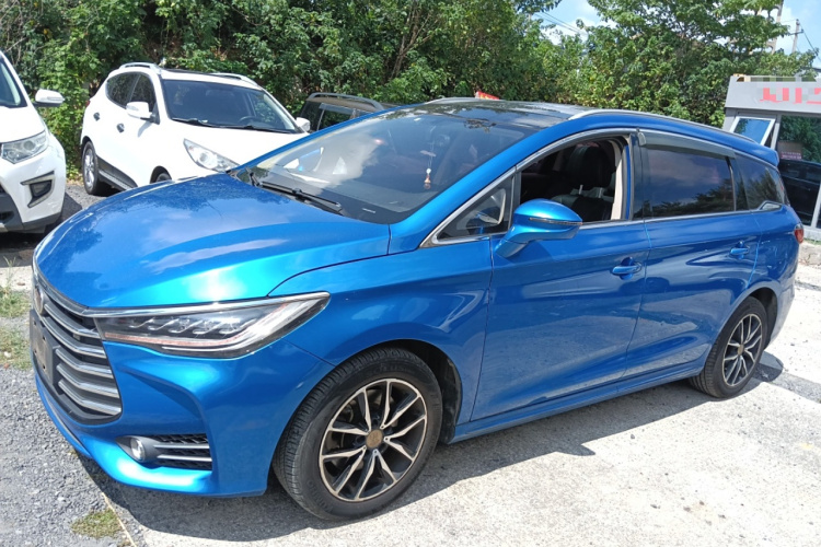 比亚迪 宋MAX 2017款 1.5T 自动智联精英型 7座车身外观4