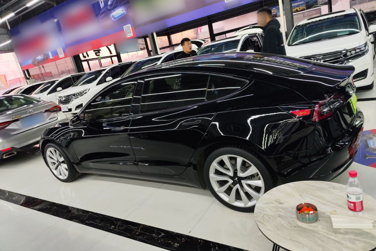 特斯拉 Model 3 2019款 标准续航后驱升级版车身外观4