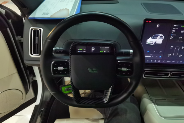 理想汽车 理想L6 2024款 Pro中控内饰13