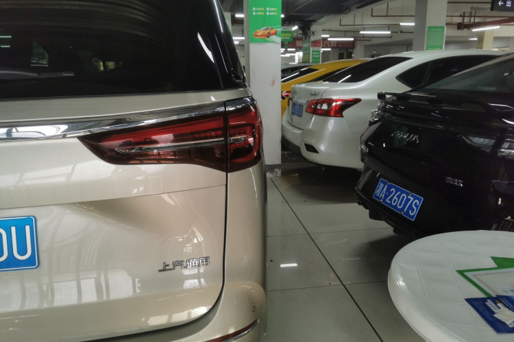 别克GL8 2020款 ES陆尊 653T 豪华型车身外观9