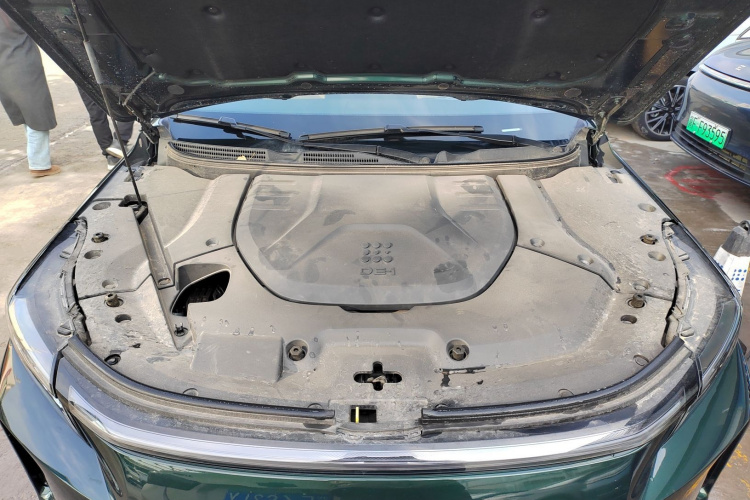 蓝电E5 PLUS 2025款 165km 长续航版PLUS 7座机舱底盘24