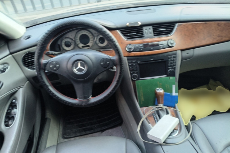 奔驰CLS 2009款 CLS 300中控内饰13