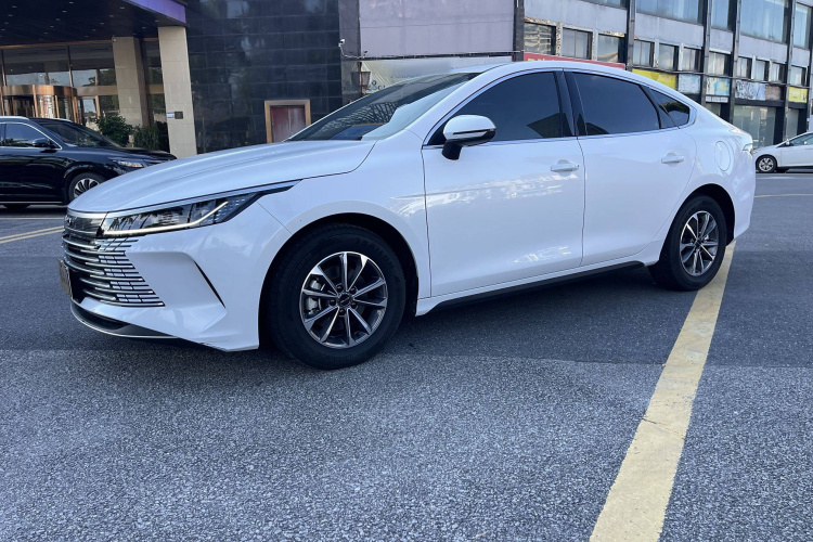 比亚迪 驱逐舰05 2024款 荣耀版 DM-i 55KM 豪华型车身外观6003