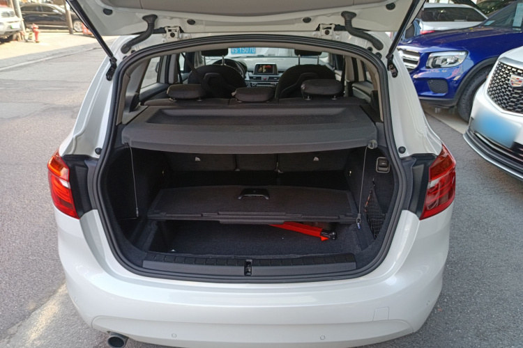 宝马2系多功能旅行车 2015款 218i 领先型机舱底盘23