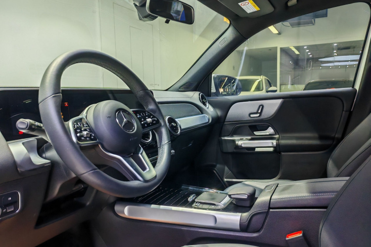 奔驰GLB 2022款 改款二 GLB 200 动感型中控内饰7001