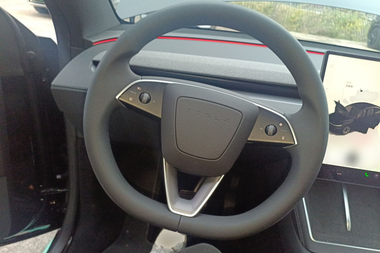 特斯拉 Model Y L 2025款 长续航全轮驱动版局部细节13