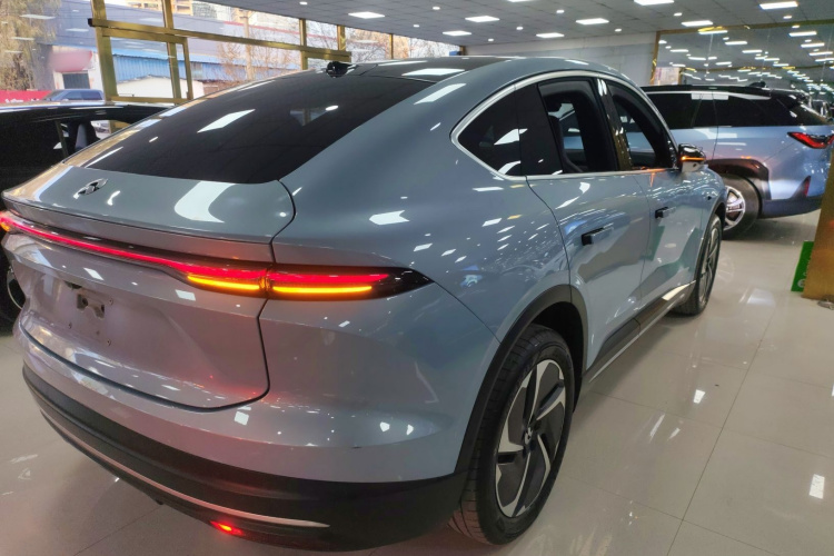 蔚来EC6 2023款 75kWh车身外观7