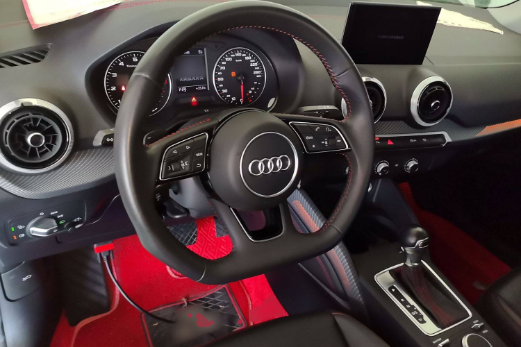 奥迪Q2L 2022款 35 TFSI 进取动感型中控内饰13