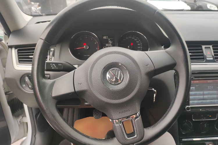 大众 宝来 2014款 1.6L 手动时尚型中控内饰13