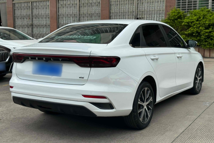 吉利汽车 帝豪 2023款 第4代冠军版 1.5L CVT尊贵型车身外观6002