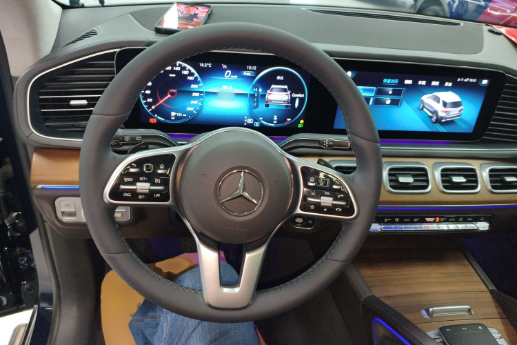 奔驰GLE 2020款 GLE 350 4MATIC 豪华型中控内饰13