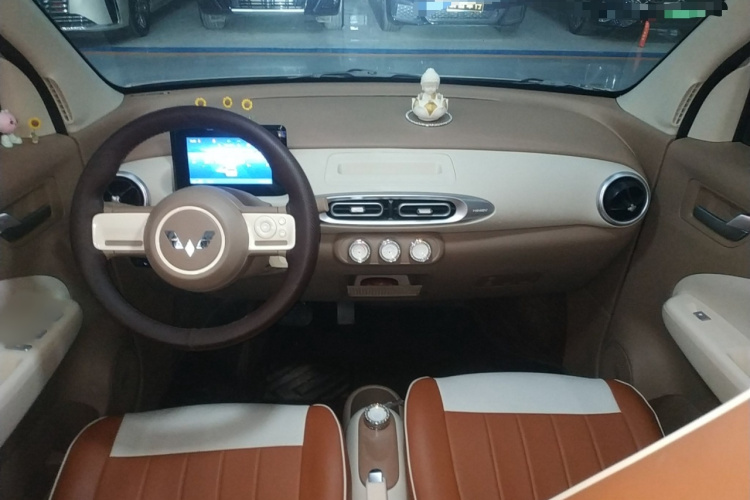 五菱汽车 宏光MINIEV 2025款 四门版 进阶款中控内饰7002