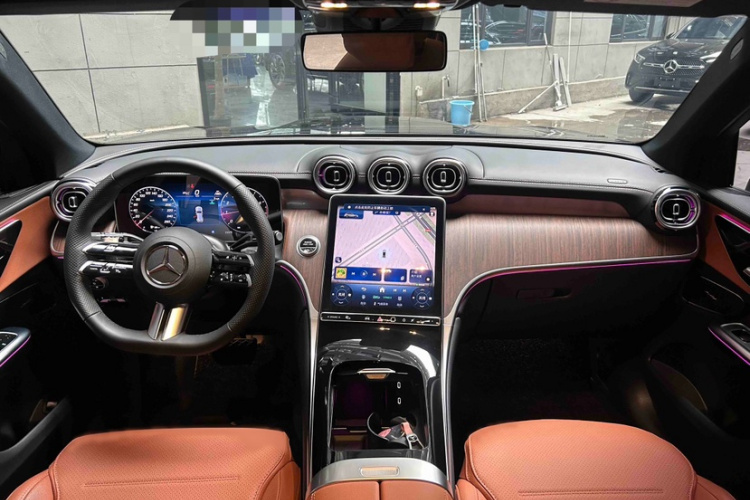 奔驰GLC 2025款 GLC 300 L 4MATIC 动感型 5座中控内饰7005